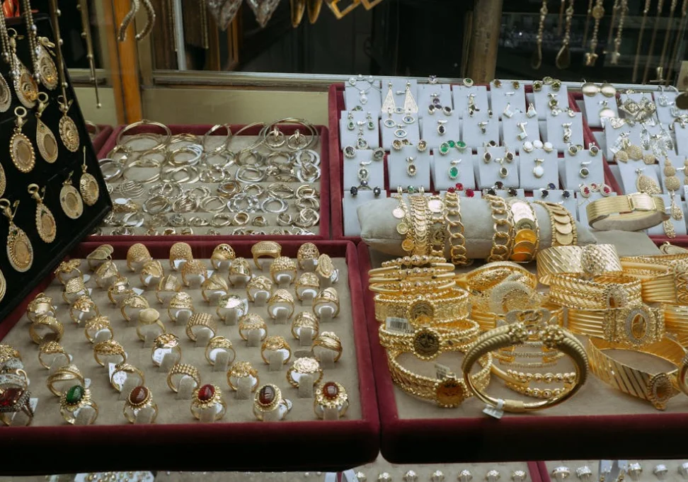 Mona Vale jewellery theft

